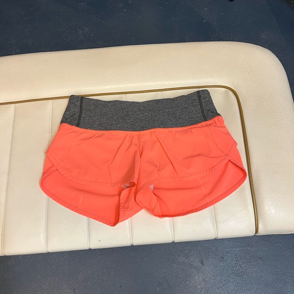 Lululemon size 6 run speed shorts - Picture 1 of 3